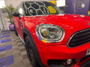 2017 MINI Countryman 1.5 Cooper Euro 6 (s/s) 5dr in Red — image 3
