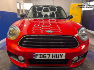 2017 MINI Countryman 1.5 Cooper Euro 6 (s/s) 5dr in Red — image 5