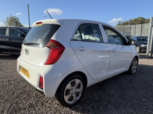 2016 Kia Picanto 1.0 1 Air in White — image 2