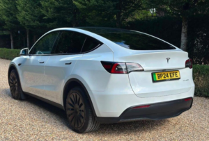 2024 Tesla Model Y (dual Motor) Long Range Auto 4wde 5dr in White — image 4