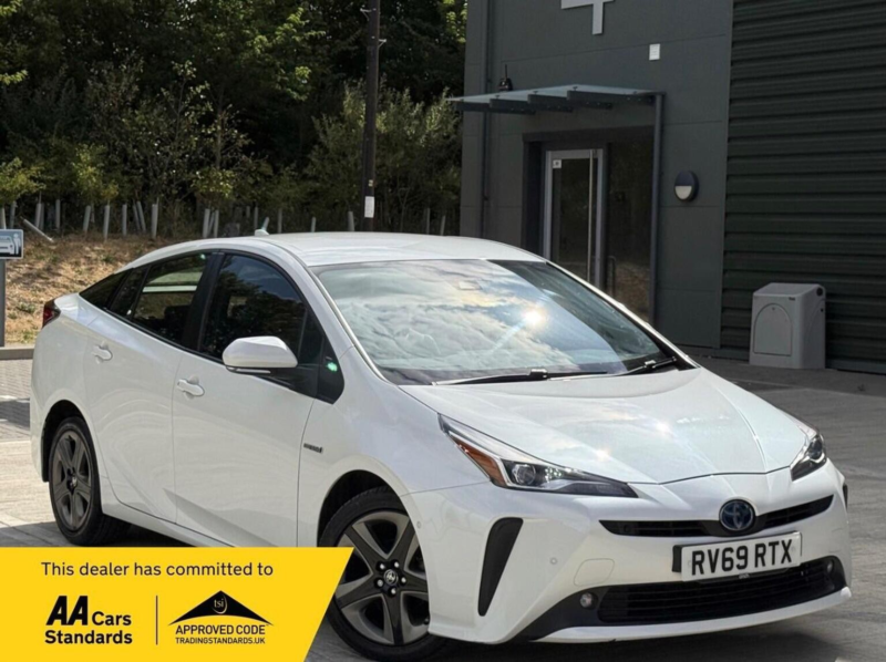 2019 Toyota Prius 1.8 Vvt-H Excel CVT Euro 6 (s/s) 5dr (15in Alloy) in White — image 1