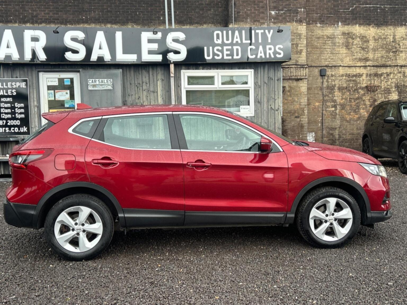 2019 Nissan Qashqai 1.3 Dig-T Acenta Premium Euro 6 (s/s) 5dr in Red — image 1
