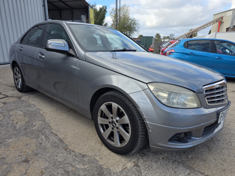 2007 Mercedes-Benz C Class 2.1 C220 Cdi Se Euro 4 4dr in Silver — image 1