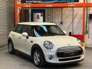 2015 MINI Hatch 1.5 Cooper Euro 6 (s/s) 5dr in White — image 2