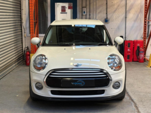 2015 MINI Hatch 1.5 Cooper Euro 6 (s/s) 5dr in White — image 3