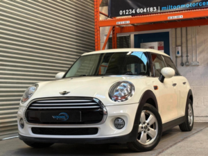 2015 MINI Hatch 1.5 Cooper Euro 6 (s/s) 5dr in White — image 6