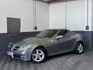 2010 Mercedes-Benz Slk 3.0 Slk300 Convertible 2dr Petrol G-Tronic Euro 5 (231 Ps) in Silver — image 2