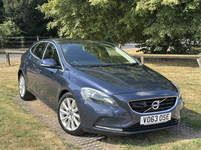 2013 Volvo V40 2.0 D3 Se Lux Nav in Blue — image 1