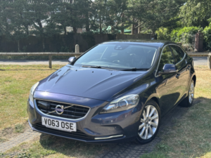 2013 Volvo V40 2.0 D3 Se Lux Nav in Blue — image 2