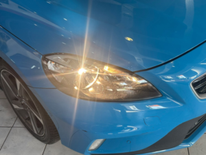 2016 Volvo V40 2.0 R-Design D2 in Blue — image 3