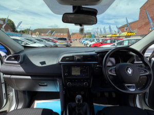 2018 Renault Kadjar 1.3 Tce Dynamique S Nav Euro 6 (s/s) 5dr in White — image 2
