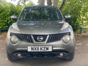 2011 Nissan Juke 1.6 Tekna Euro 5 5dr in Grey — image 2