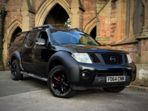 2014 Nissan Navara 2.5 Dci Tekna in Black — image 2