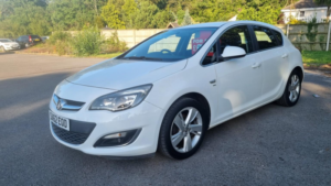 2012 Vauxhall Astra 1.6 16v Sri in White — image 6
