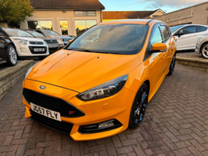 2016 Ford Focus 2.0 Tdci St-3 Euro 6 (s/s) 5dr in Yellow — image 4