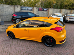 2016 Ford Focus 2.0 Tdci St-3 Euro 6 (s/s) 5dr in Yellow — image 6