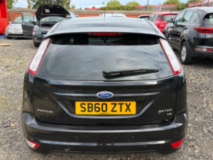 2011 Ford Focus 1.6 Zetec 5dr in Black — image 4