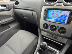 2011 Ford Focus 1.6 Zetec 5dr in Black — image 5