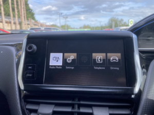 2015 Peugeot 2008 1.2 Puretech Allure in Black — image 5