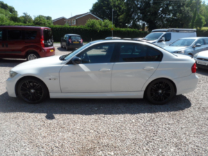 2011 BMW 3 Series 2.0 320d Sport Plus Edition in White — image 4
