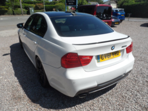 2011 BMW 3 Series 2.0 320d Sport Plus Edition in White — image 5