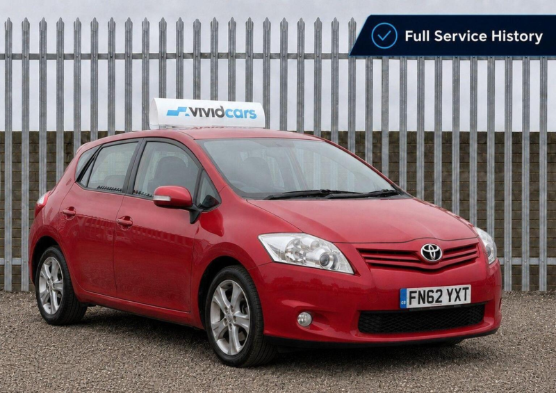 2012 Toyota Auris 1.6 V-Matic Tr 5dr in Red — image 1