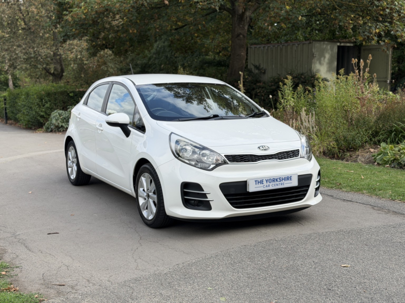 2016 Kia Rio 1.1 Crdi Ecodynamics 2 in White — image 1