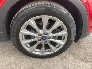 2019 Ford Kuga 1.5t Ecoboost Titanium Edition SUV 5dr Petrol Manual Euro 6 (s/s) (150 Ps) in Red — image 4