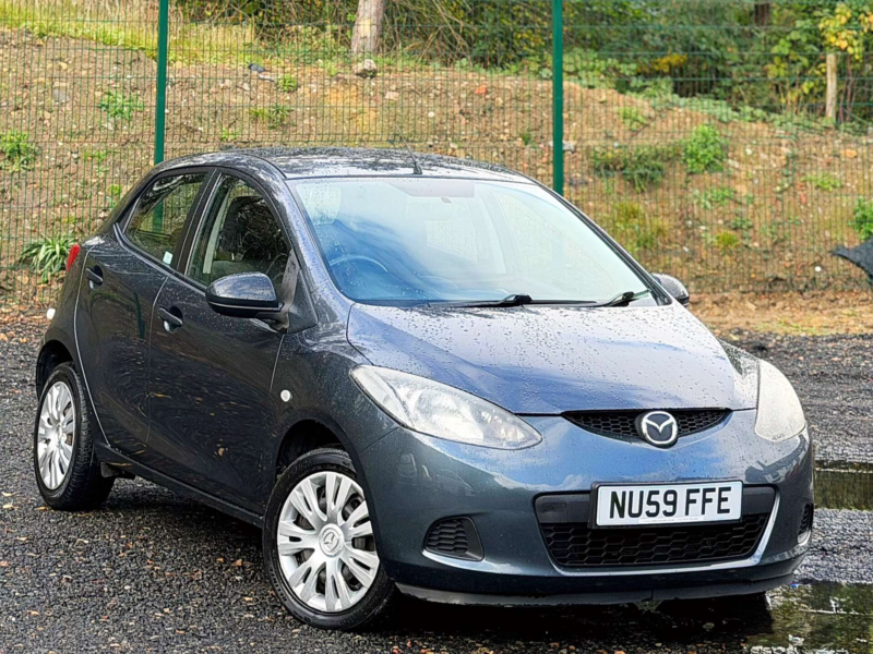 2009 Mazda Mazda2 1.3 Ts Hatchback 5dr Petrol Manual Euro 4 (75 Ps) in Grey — image 1