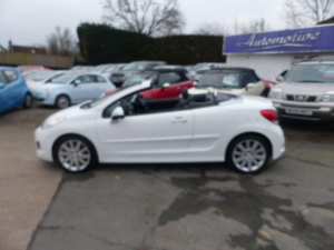 2012 Peugeot 207 Cc 1.6 Hdi Allure in White — image 2