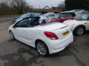 2012 Peugeot 207 Cc 1.6 Hdi Allure in White — image 6