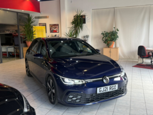 2021 Volkswagen Golf 2.0 Tdi Gtd in Blue — image 2
