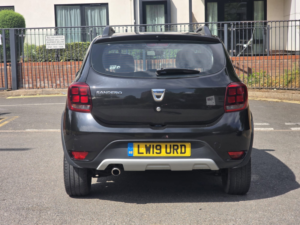 2019 Dacia Sandero Stepway 0.9 Tce Essential Hatchback 5dr Petrol Manual Euro 6 (s/s) (90 Ps) in Black — image 5