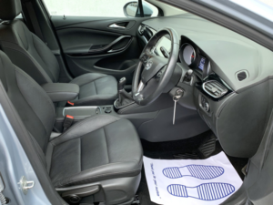 2019 Vauxhall Astra 1.4 Turbo Elite Nav 5-Door in Silver — image 5