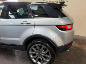 2017 Land Rover Range Rover Evoque 2.0 Td4 Se Tech 4WD Euro 6 (s/s) 5dr in Silver — image 5
