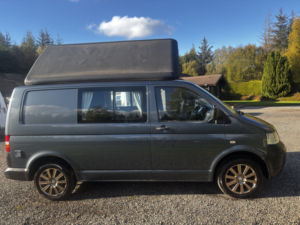 2009 Devon Sunrise Volkswagen 2.5 T32 in Grey — image 2