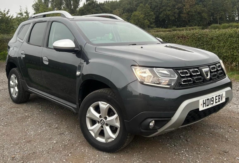 2019 Dacia Duster 1.3 Comfort Tce 130 My19 Grey 5dr 1 Owner From New+satnav in Grey — image 1