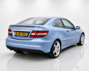 2010 Mercedes-Benz Clc Class 1.8 Clc180k Sport Coupe Auto Euro 4 3dr in Blue — image 4