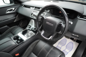 2018 Land Rover Range Rover Velar 2.0 D180 R-Dynamic Se Auto 4WD Euro 6 (s/s) 5dr in Black — image 3