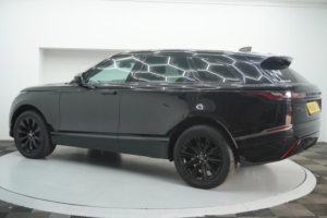 2018 Land Rover Range Rover Velar 2.0 D180 R-Dynamic Se Auto 4WD Euro 6 (s/s) 5dr in Black — image 5