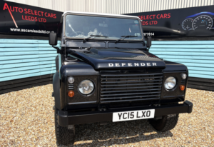 2015 Land Rover Defender 90 2.2 Tdci Hard Top SUV 3dr Diesel Manual 4WD Swb Euro 5 (122 Ps) in Black — image 3