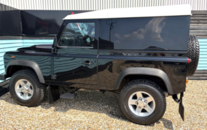 2015 Land Rover Defender 90 2.2 Tdci Hard Top SUV 3dr Diesel Manual 4WD Swb Euro 5 (122 Ps) in Black — image 4