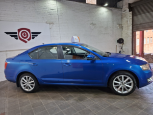 2016 Skoda Octavia 1.6 Tdi Se L in Blue — image 2