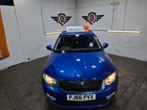 2016 Skoda Octavia 1.6 Tdi Se L in Blue — image 4