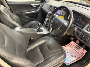 2018 Volvo S60 2.0 T4 Se Nav Saloon 4dr Petrol Manual Euro 6 (s/s) (190 Ps) in Silver — image 5