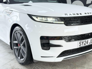 2024 Land Rover Range Rover Sport 3.0 D300 Mhev Dynamic Se Auto 4WD Euro 6 (s/s) 5dr in White — image 5