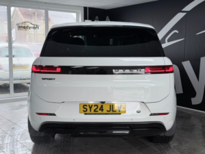 2024 Land Rover Range Rover Sport 3.0 D300 Mhev Dynamic Se Auto 4WD Euro 6 (s/s) 5dr in White — image 6