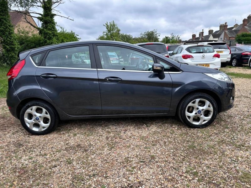 2011 Ford Fiesta 1.4 Tdci Titanium in Grey — image 1