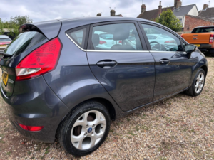 2011 Ford Fiesta 1.4 Tdci Titanium in Grey — image 4