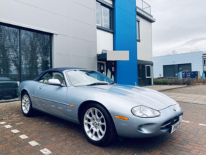 1997 Jaguar Xk8 4.0 Convertible in Blue — image 4